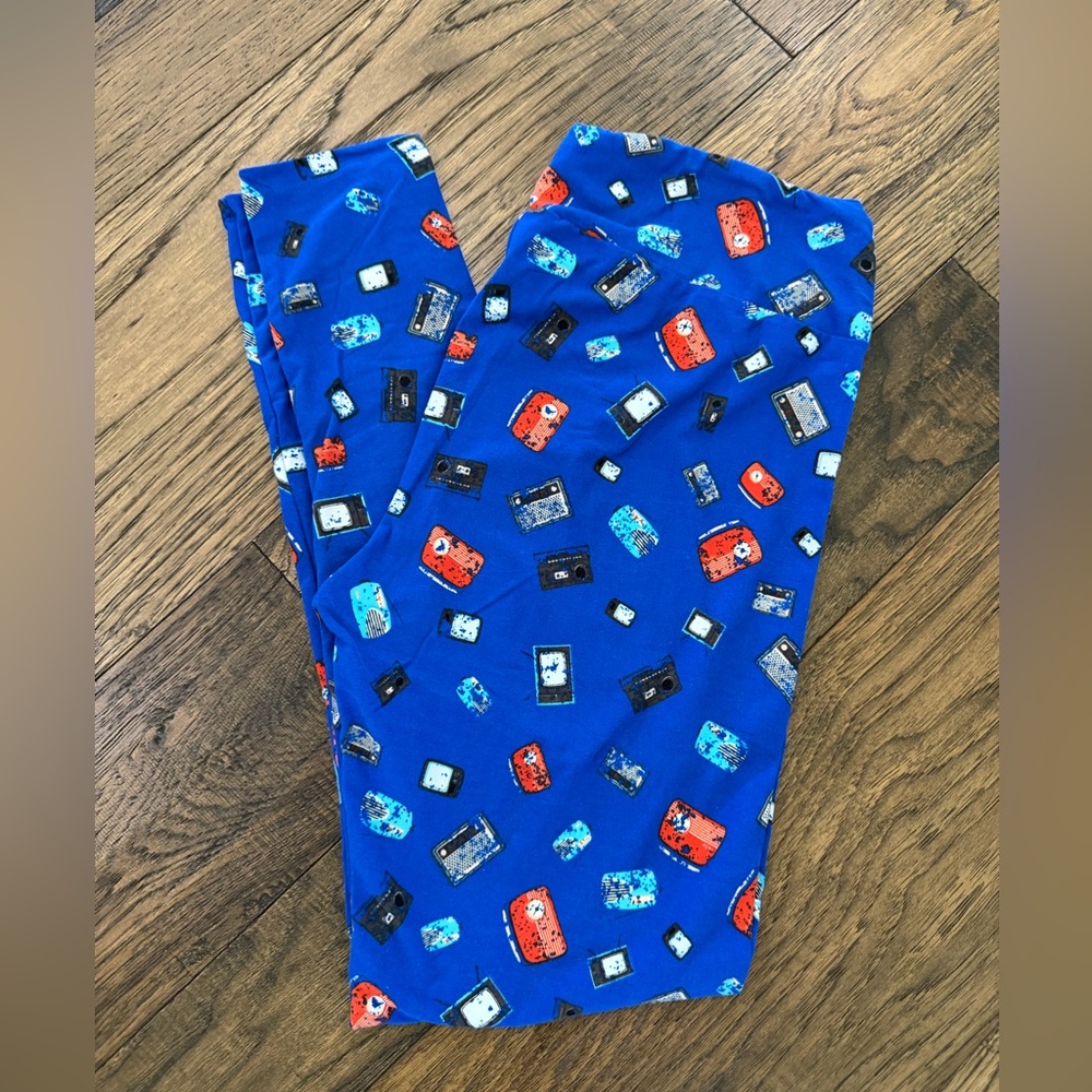 LuLaRoe Blue Printed Top